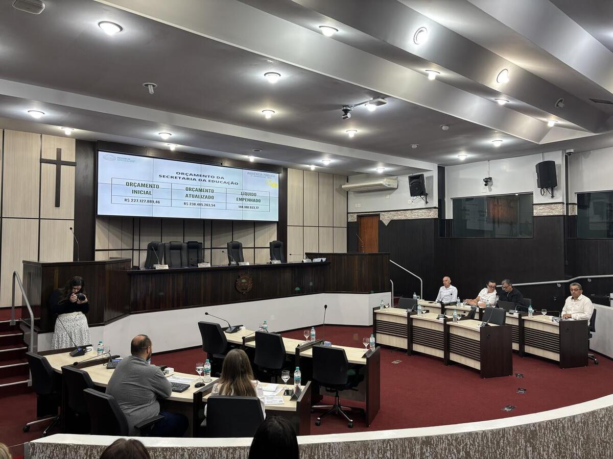 Audiência pública realizada na manhã desta sexta (26) explanou dados sobre ações e gestão de recursos da Secretaria Municipal da Educação entre maio e agosto