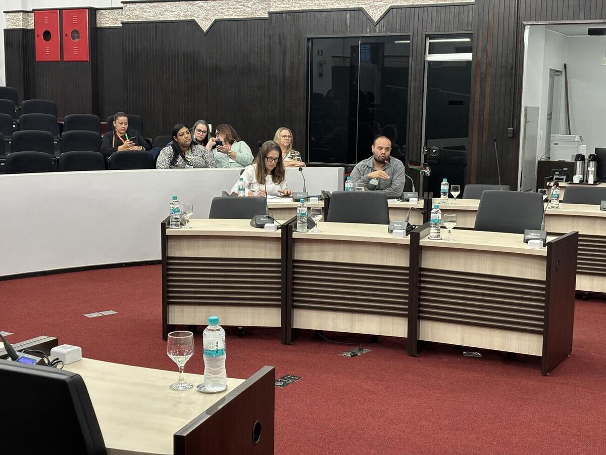 Audiência pública realizada na manhã desta sexta (26) explanou dados sobre ações e gestão de recursos da Secretaria Municipal da Educação entre maio e agosto