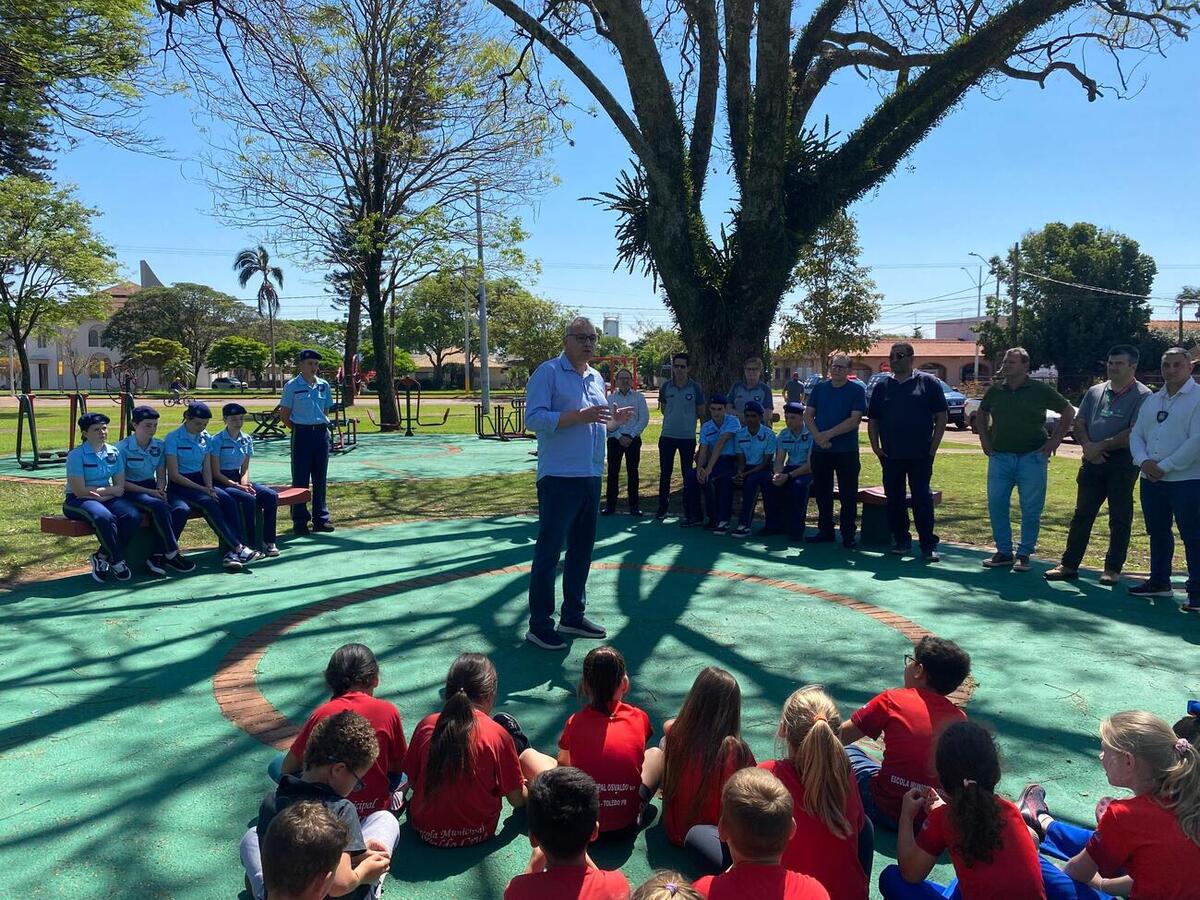 Nesta sexta-feira (12) a Prefeitura de Toledo realizou uma cerimônia na Praça das Comunidades, em Vila Nova, a fim de apresentar as novas conquistas do distrito