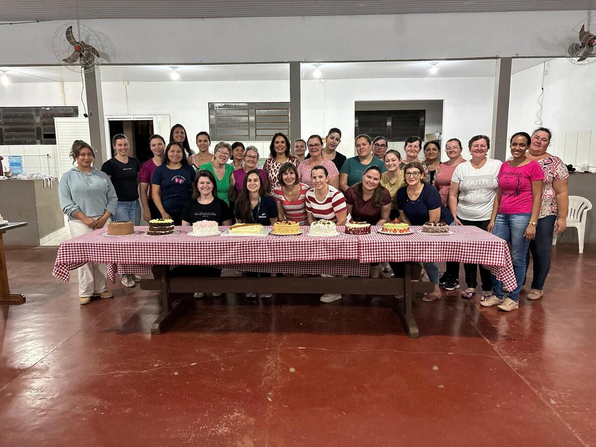 Capacitação reuniu 25 mulheres em aulas práticas e teóricas no salão da igreja católica de Novo Sobradinho