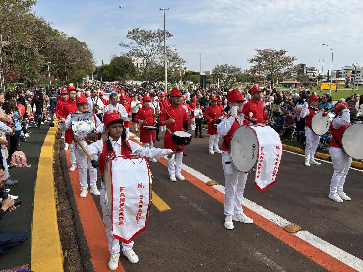 Evento alusivo à Independência do Brasil teve ainda hasteamento das bandeiras, execução do hino nacional e condução do fogo simbólico