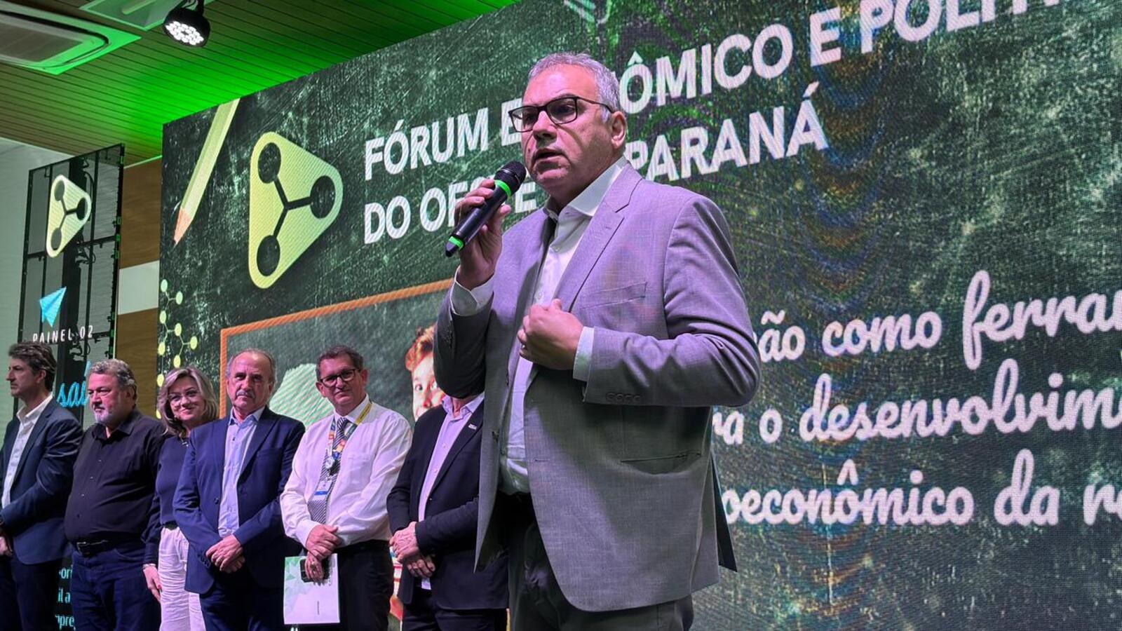 Prefeito de Toledo, Mario Costenaro, encerrou o 2° Fórum Econômico e Político do Oeste do Paraná realizado em Cascavel