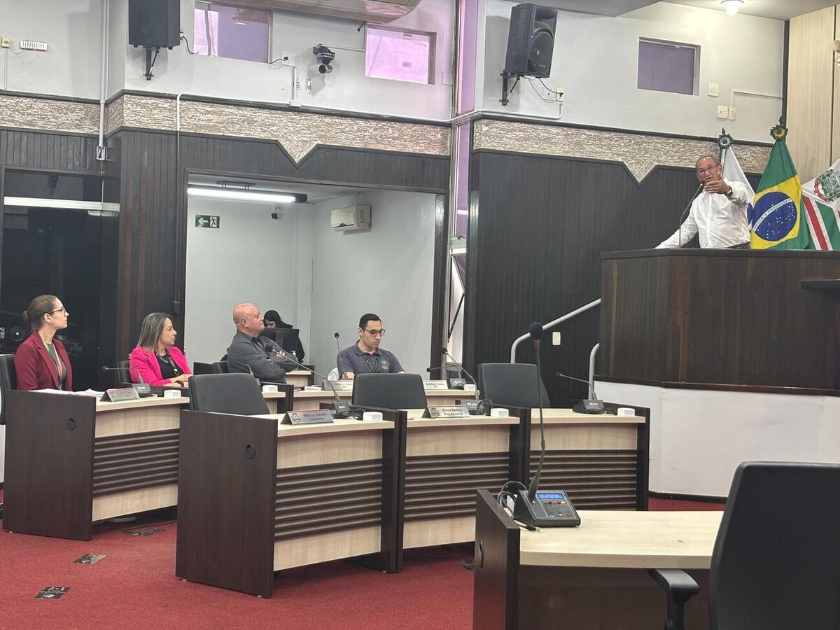 No Plenário da Câmara Municipal, prestação de contas referente ao 2º quadrimestre de 2025 ocorreu em audiência pública realizada na tarde desta terça-feira (23)