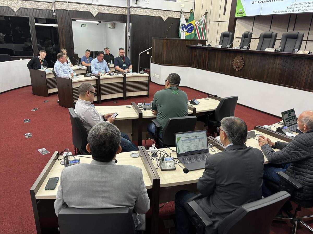 Equipe da Secretaria Municipal de Esportes e Lazer explanou dados sobre ações e finanças da pasta em audiência pública promovida na manhã desta quarta-feira (24)