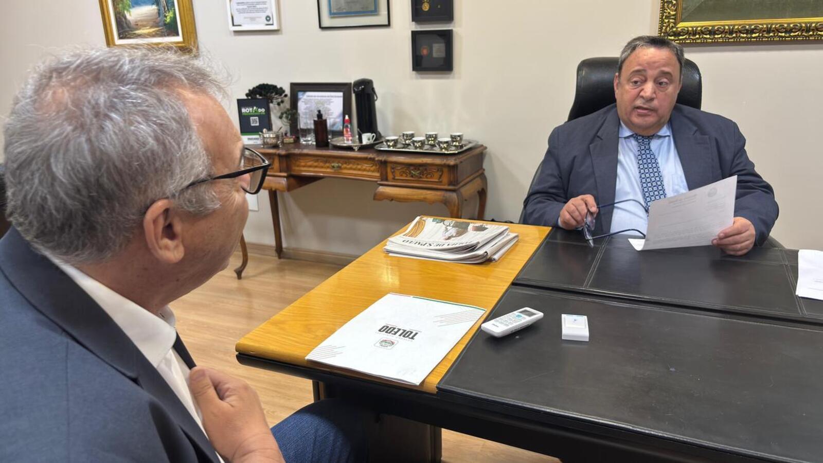 Em viagem à capital, o prefeito Mario Costenaro verificou detalhes técnicos sobre os vários projetos a serem implantados em Toledo