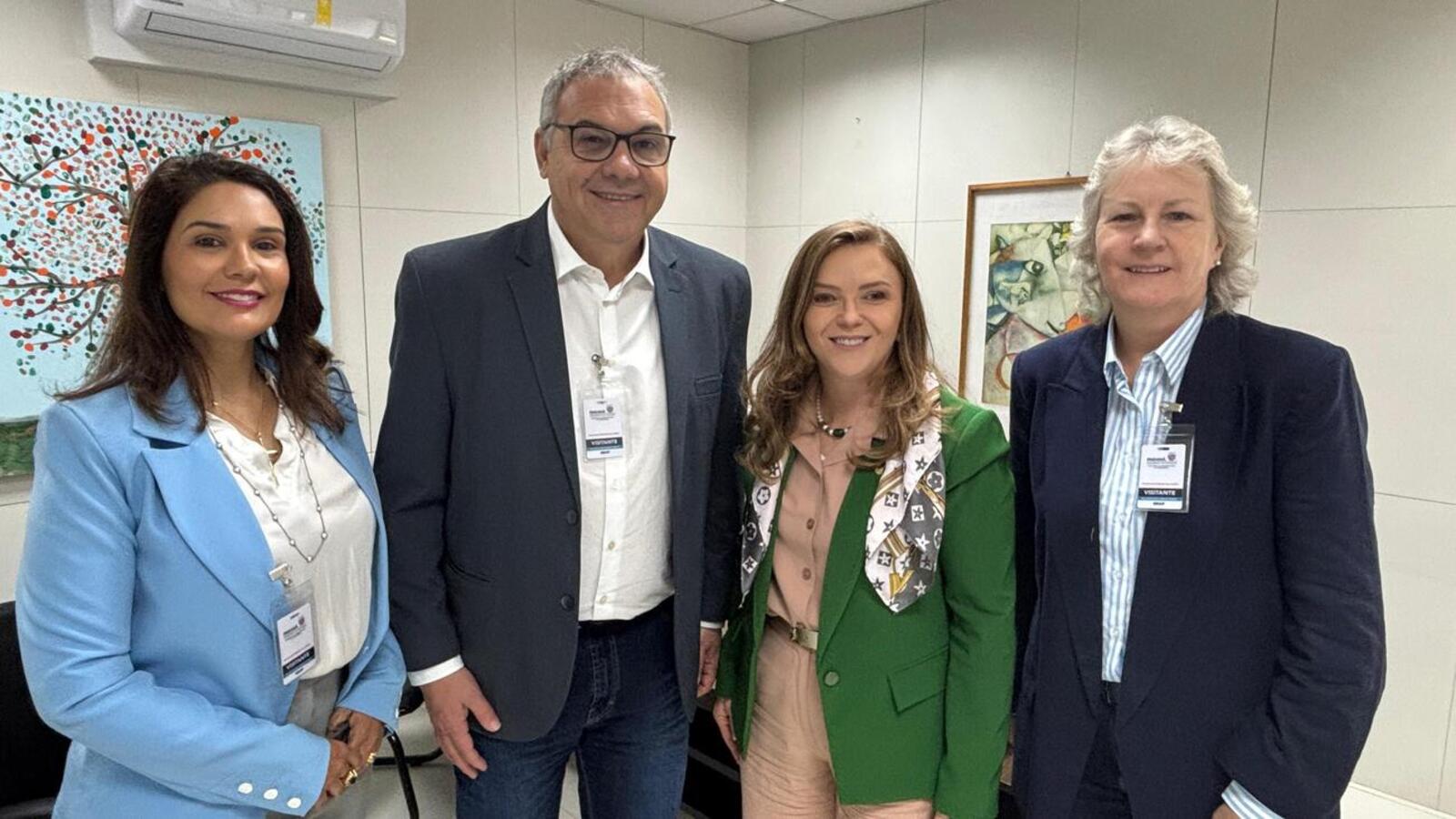 Em viagem à capital, o prefeito Mario Costenaro verificou detalhes técnicos sobre os vários projetos a serem implantados em Toledo