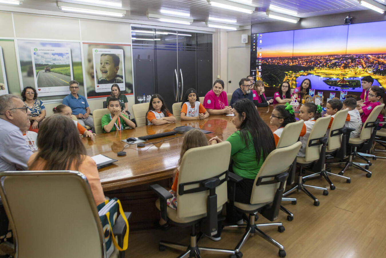 Estudantes mostraram troféus e medalhas conquistados em feiras nacionais e internacionais
