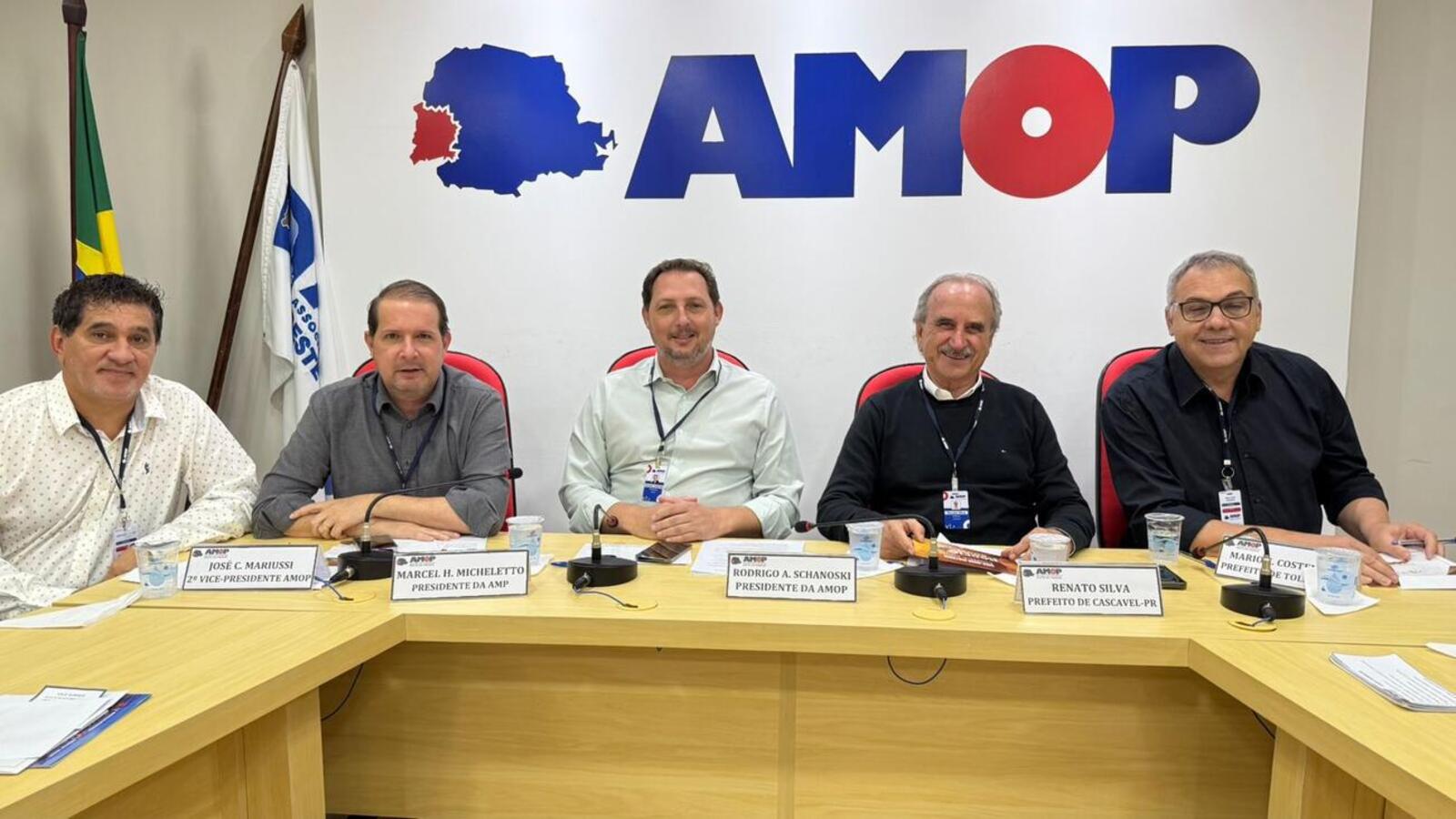 Em assembleia nesta sexta-feira (10), na sede da Amop, em Cascavel, após eleição o ex-deputado federal Nelson Padovani será homenageado pela entidade