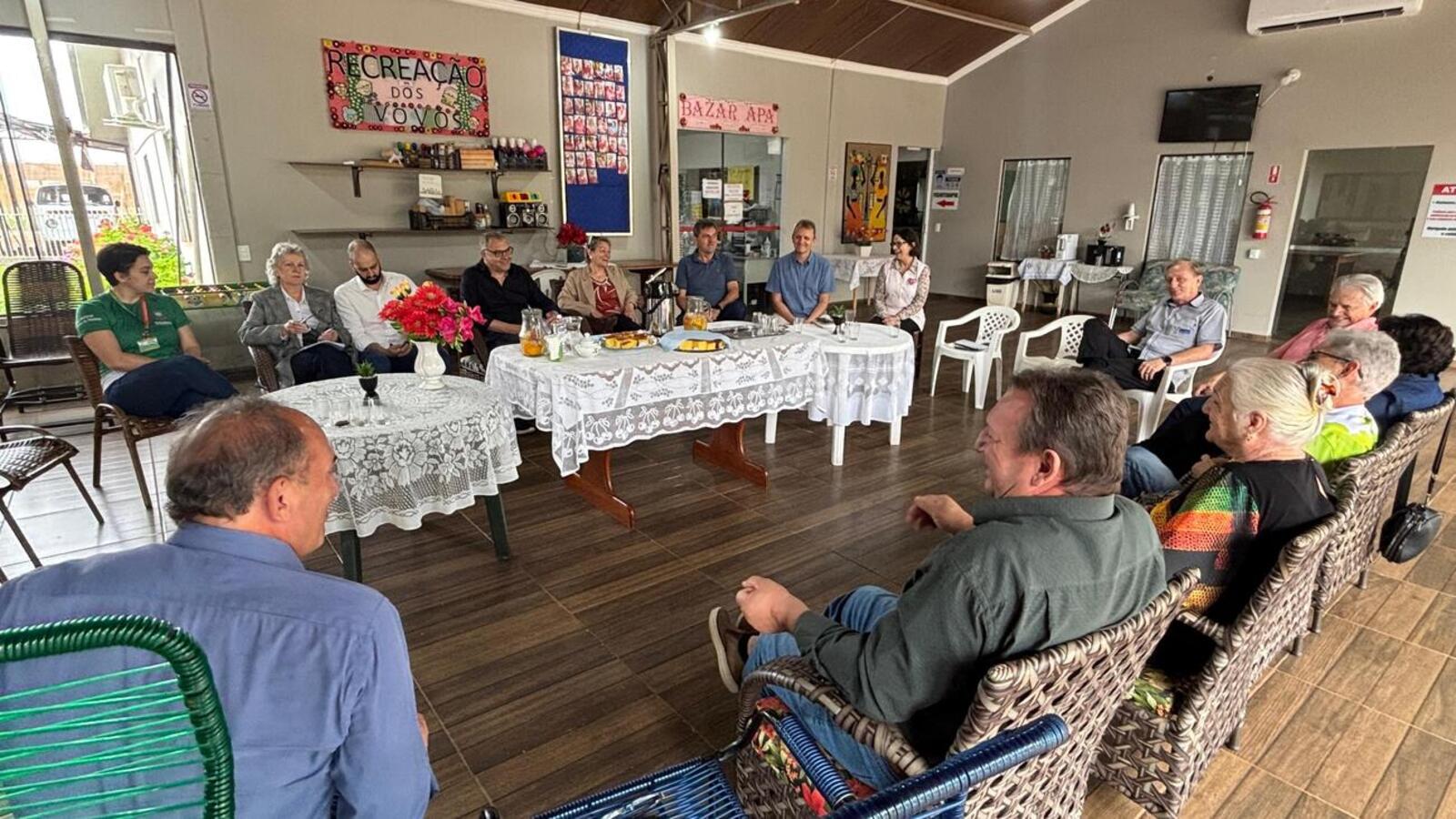 Objetivo foi apresentar a nova proposta que está sendo construída em Toledo e ouvir as demandas da entidade assistencial