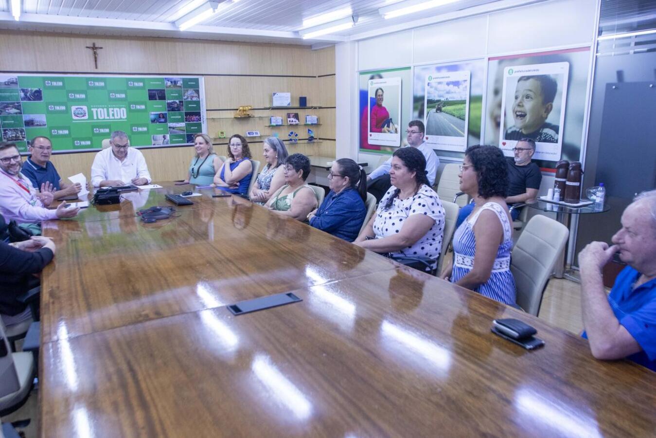 Ato realizado na Sala de Reuniões do Gabinete do Prefeito na manhã desta quinta (2) reconheceu colaboradores que saíram da ativa entre julho e agosto deste ano