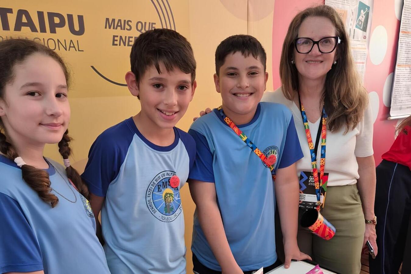 Rede municipal de ensino foi representada, na última sexta-feira (24), por 35 estudantes de duas escolas: 32 da São Francisco de Assis e 3 da São Luiz