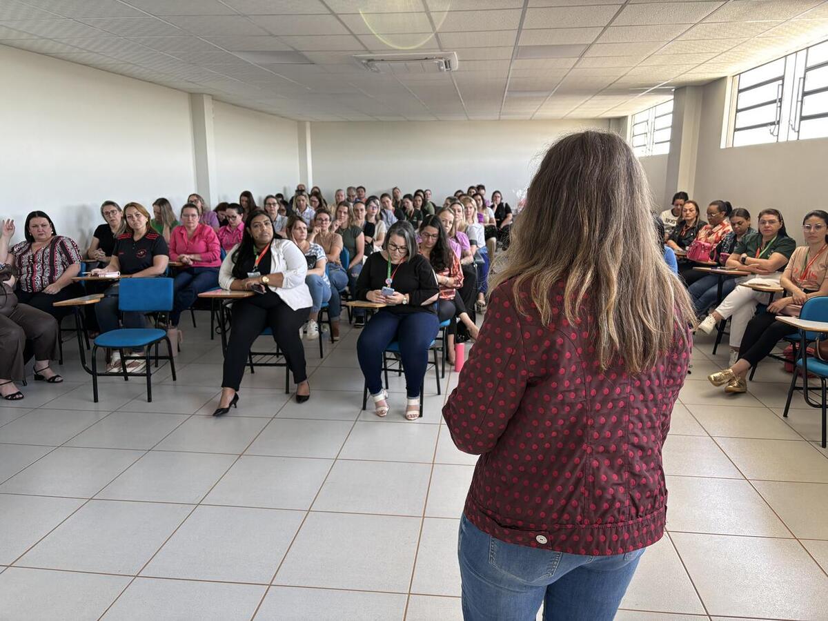 Tarde de reflexão e confraternização reuniu, na Unopar/Toledo, nesta segunda-feira (13), 68 diretores e coordenadores da rede municipal de ensino