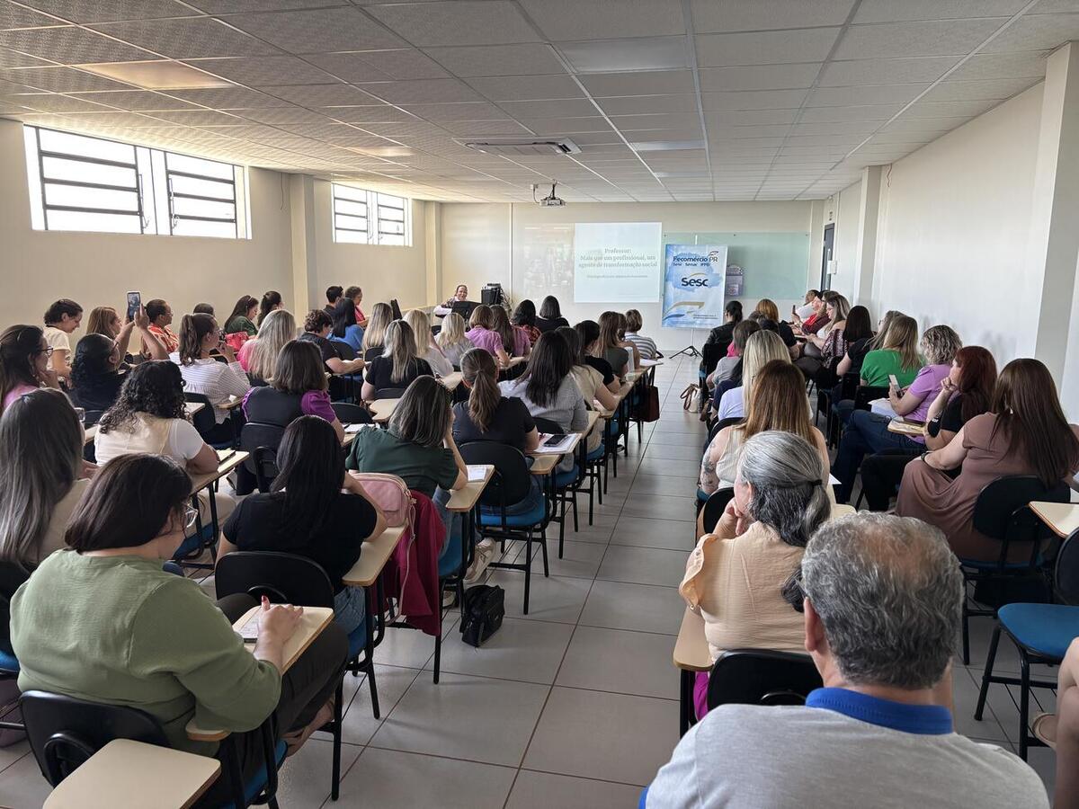 Tarde de reflexão e confraternização reuniu, na Unopar/Toledo, nesta segunda-feira (13), 68 diretores e coordenadores da rede municipal de ensino