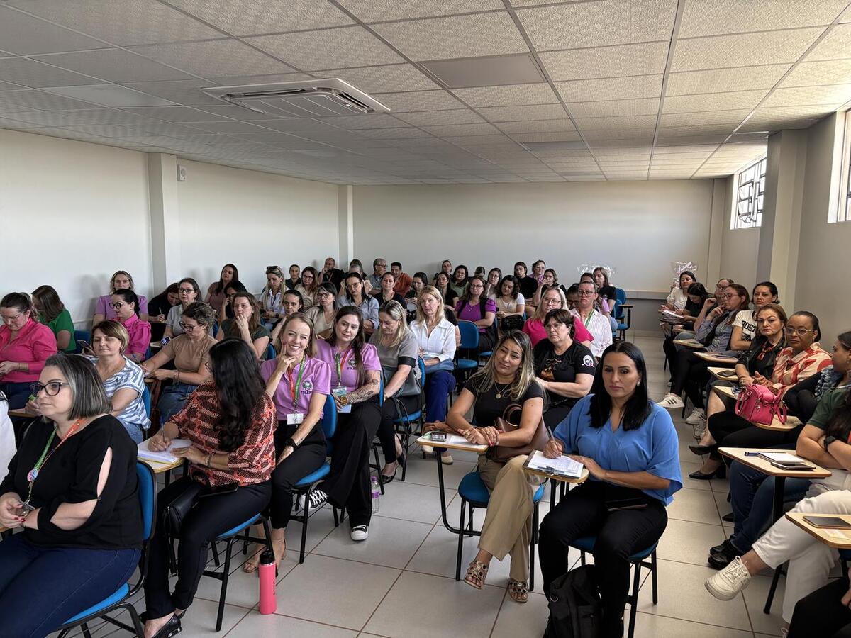 Tarde de reflexão e confraternização reuniu, na Unopar/Toledo, nesta segunda-feira (13), 68 diretores e coordenadores da rede municipal de ensino