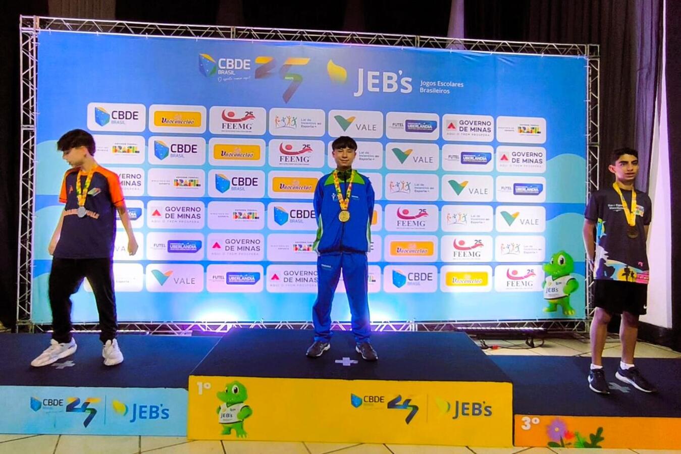 Depois da prata na competição de duplas, Gustavo Avelar conquistou, nesta quinta (9), em Uberlândia, o título individual dos Jogos Escolares Brasileiros