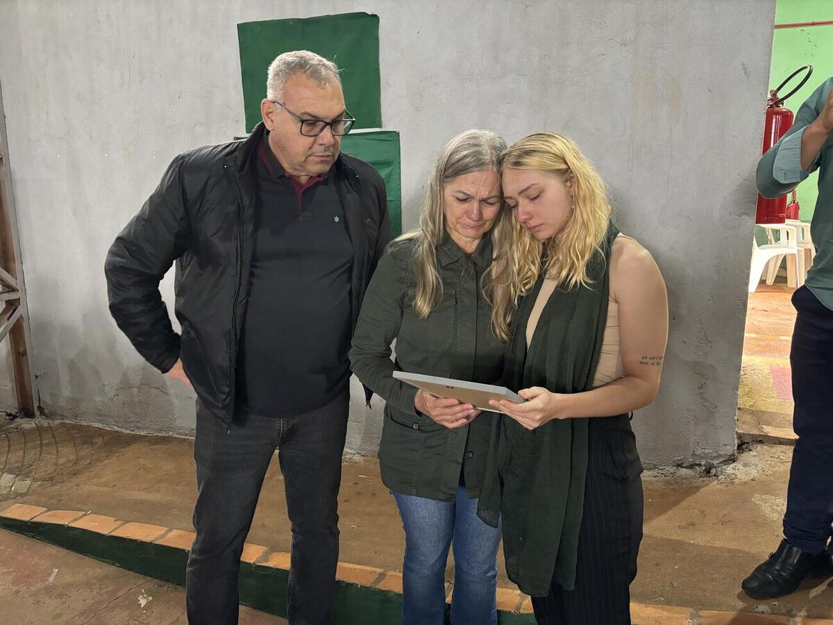 Cerimônia marcou o almoço de Nossa Senhora Aparecida e Dia das Crianças promovido neste domingo (12) pela escola da comunidade
