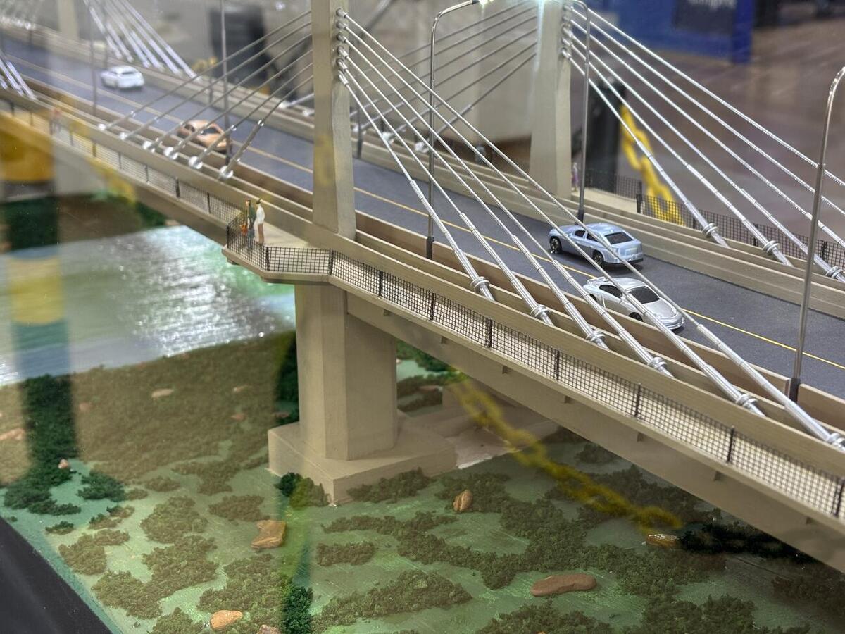 A exposição está no hall da prefeitura para que a população conheça o projeto
