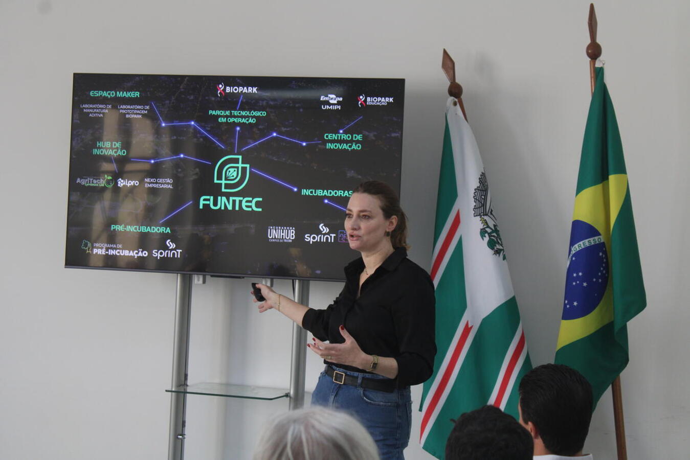 Gestores da Smap e da Funtec apresentaram, nesta quarta-feira (22), painéis em evento que debateu geração de energia limpa a partir dos resíduos da suinocultura