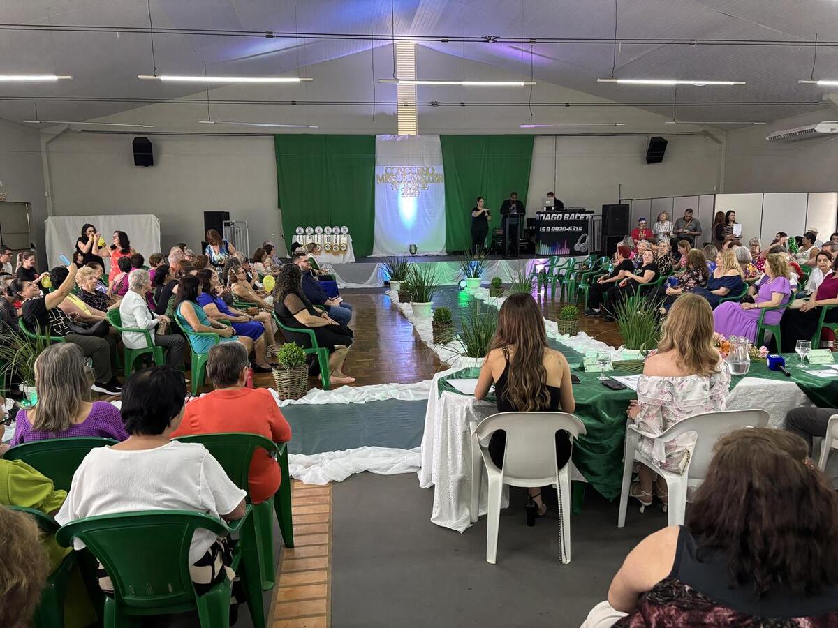 Avaliação levou em consideração três quesitos: elegância, simpatia e desenvoltura