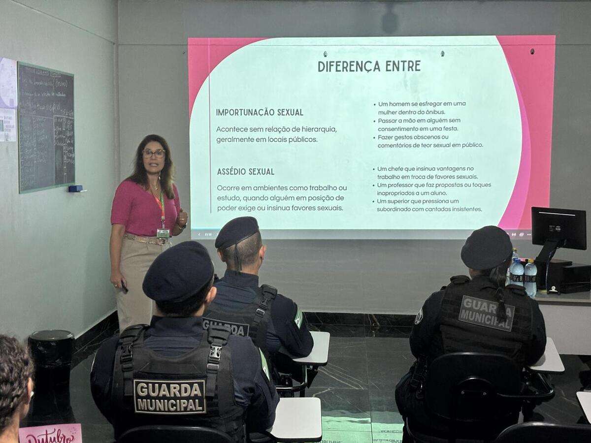 Atividade, realizada nesta quarta-feira (15), abordou importunação e assédio sexual no transporte público em Toledo