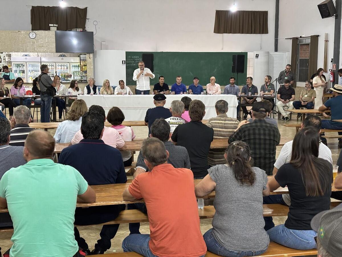 Moradores solicitaram melhorias em estradas, saneamento e espaços comunitários