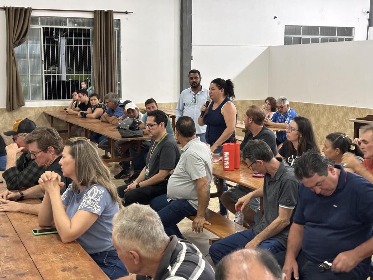 Moradores solicitaram melhorias em estradas, saneamento e espaços comunitários