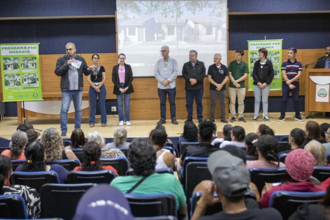 Elas foram orientadas sobre as características das novas moradias e as etapas do processo de aquisição
