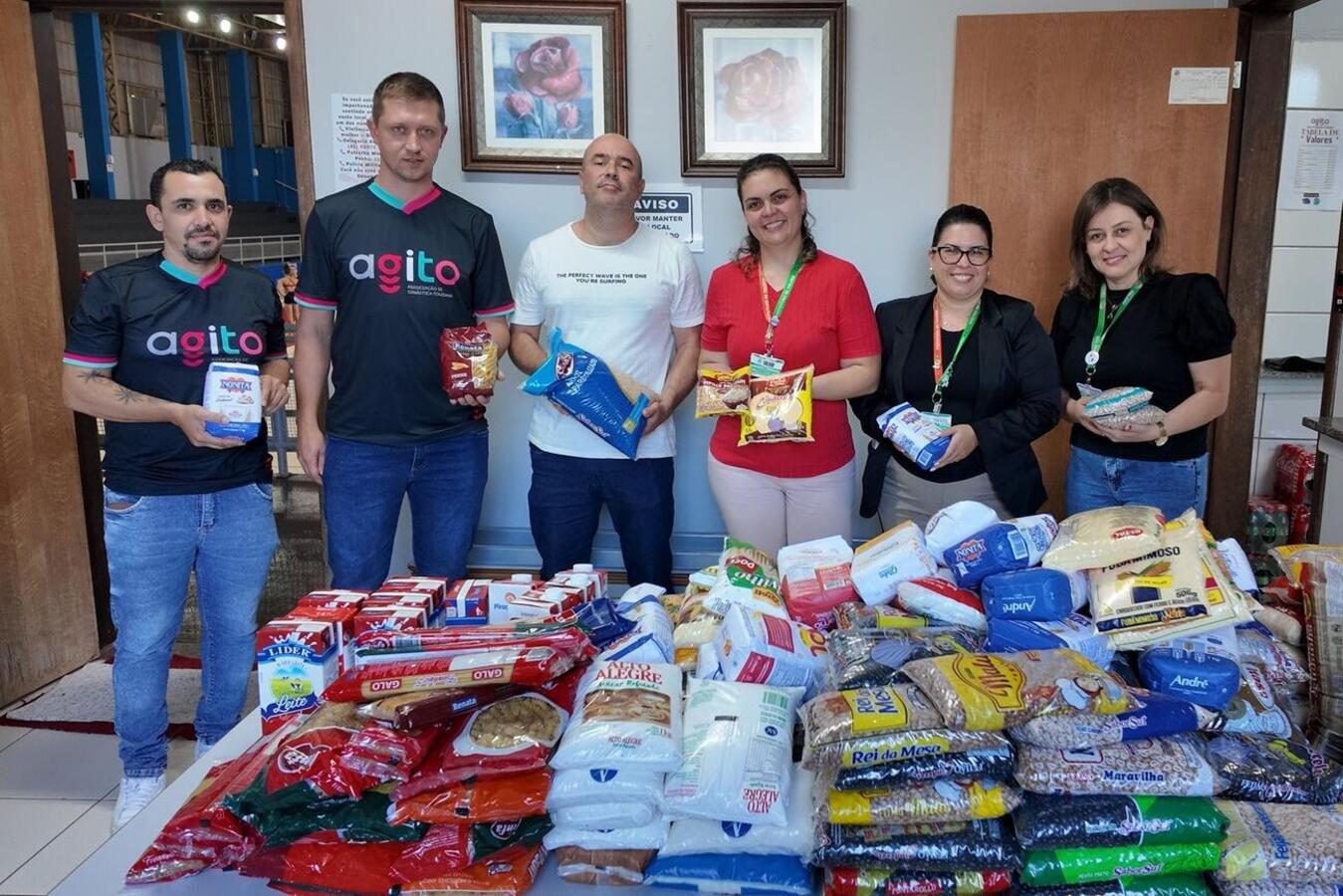 Obtidos no Festival da Primavera, realizado no último dia 15, cerca de 100 kg de donativos foram entregues na tarde desta quinta-feira (30), na sede da entidade