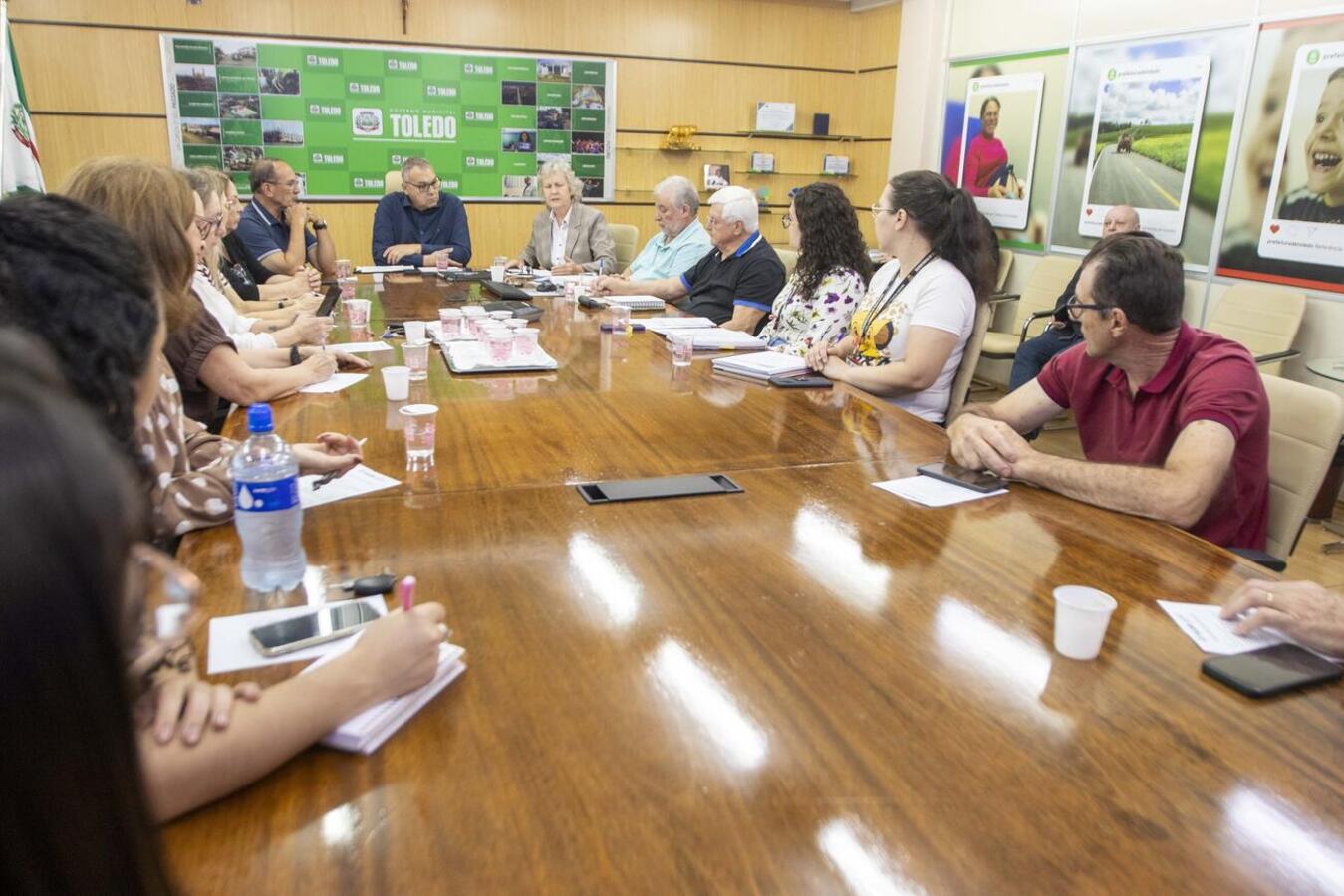 Detalhes de projeto de lei enviado à Câmara foram apresentados em encontro na Sala de Reuniões do Gabinete do Prefeito realizado na tarde desta segunda (13)