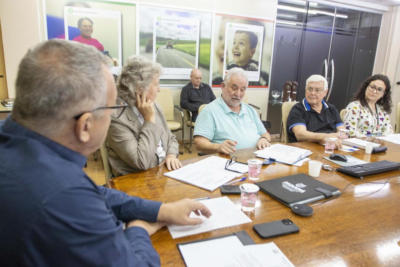 Detalhes de projeto de lei enviado à Câmara foram apresentados em encontro na Sala de Reuniões do Gabinete do Prefeito realizado na tarde desta segunda (13)