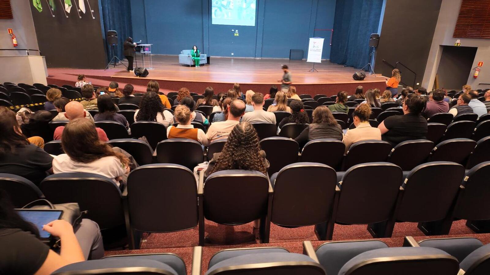 Vice-prefeito representou administração municipal na frente de honra de evento realizado na tarde desta quinta-feira (9) no auditório do câmpus local da Unioeste
