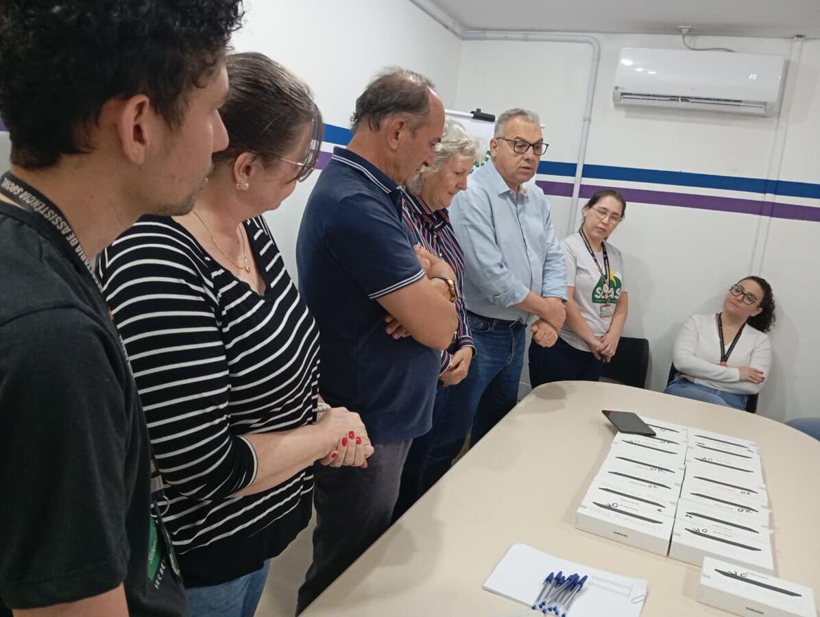 Ao todo, 16 tablets foram entregues; investimento de R$ 15.968,00 proveniente de recursos do Governo Federal através do Índice de Gestão Descentralizada