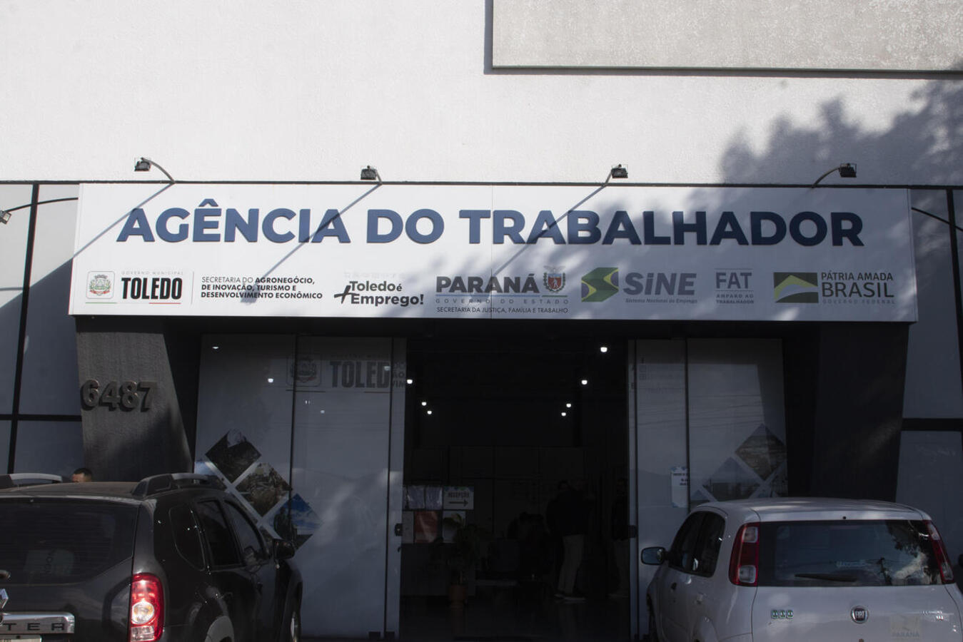 A Agência do Trabalhador nesta terça-feira (18) realizará um mutirão de vagas para quem procura estágios remunerados, além do feirão de vagas, a agência apresentará a Prêmio Agência Destaque 