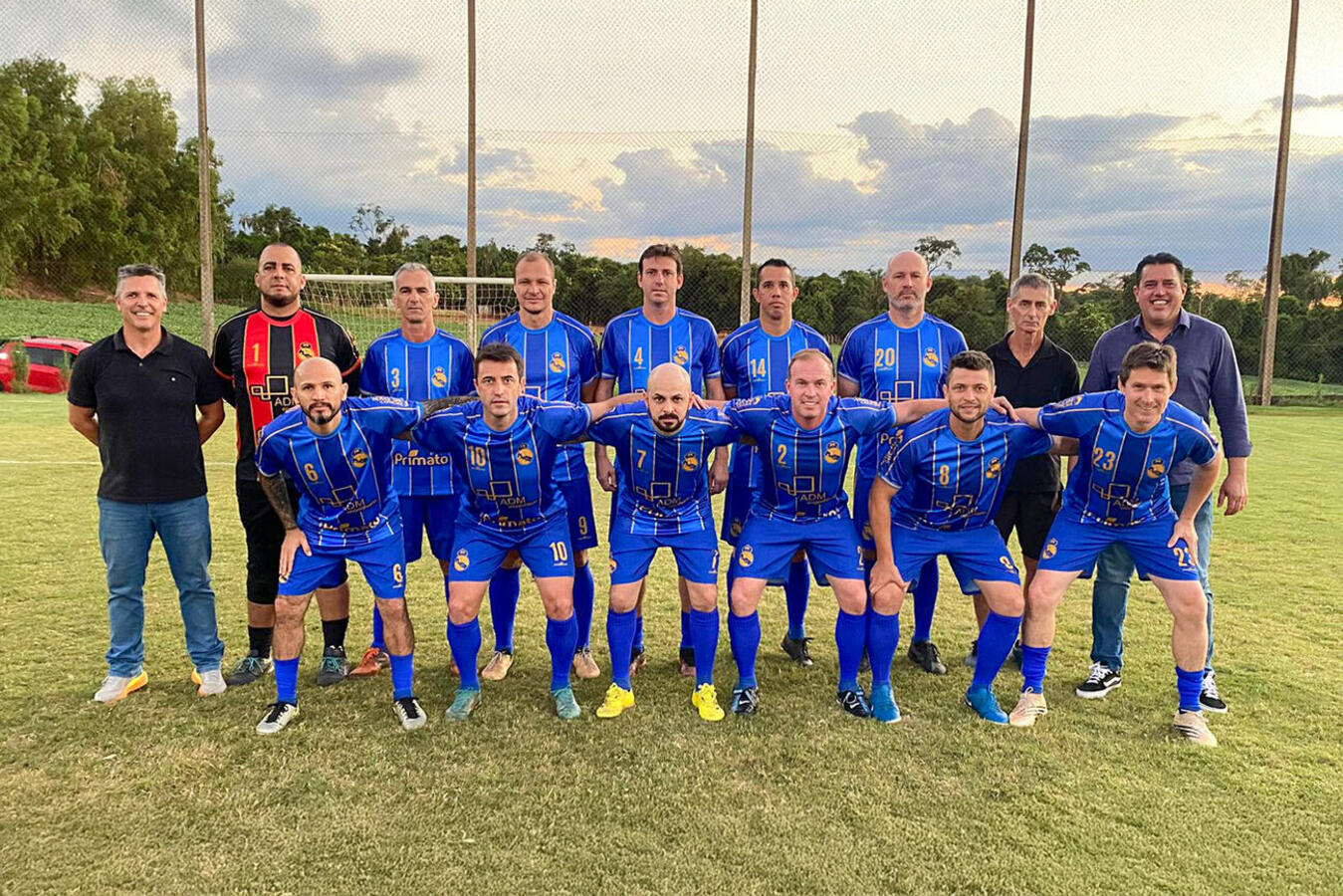 Até o próximo dia 6, a maior competição de futebol sete do município viverá grandes momentos; na foto, o time ADM Engenharia/Primato, finalista da categoria Veterano