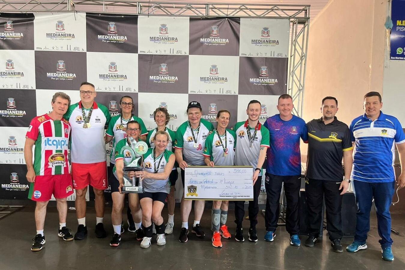 Na primeira edição de campeonato promovido pela FPEAI, realizado na semana passada em Medianeira, o município conseguiu 6 medalhas, sendo 4 de ouro