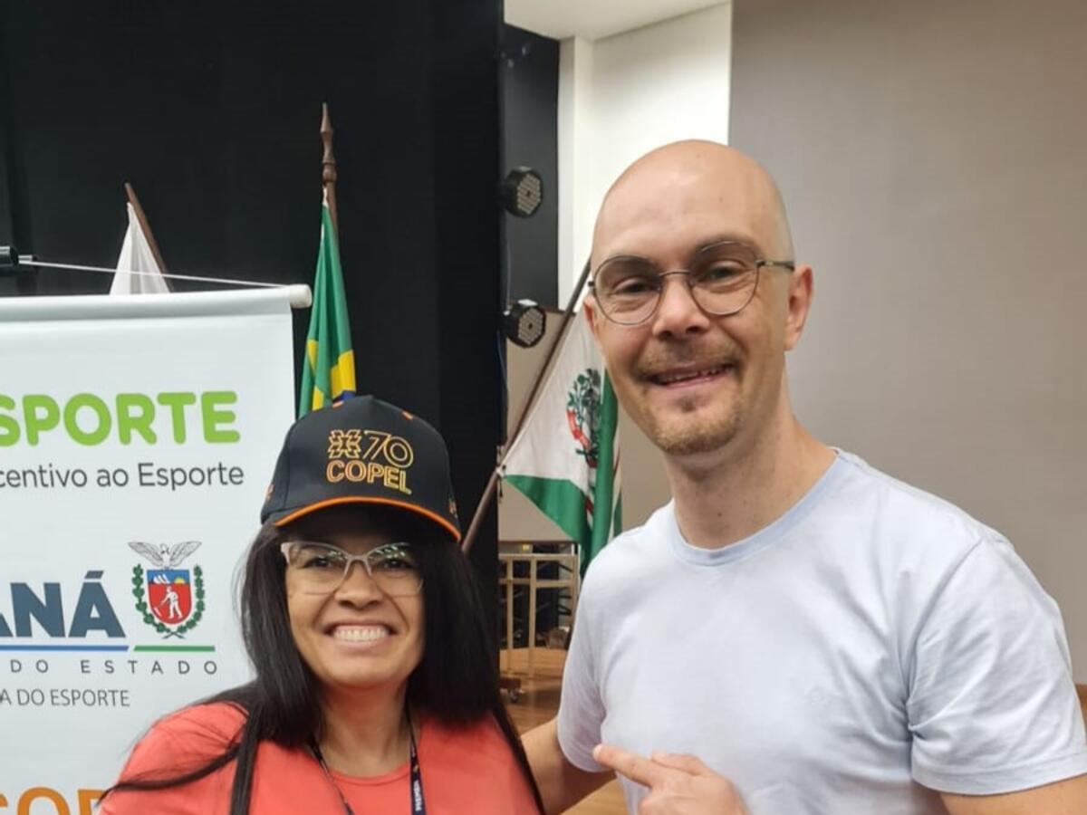 O paraciclista paranaense, Luís Carlos Steffens, e o Departamento de Educação para o Trânsito de Toledo promoveram roda de diálogo com estudantes do Premen 