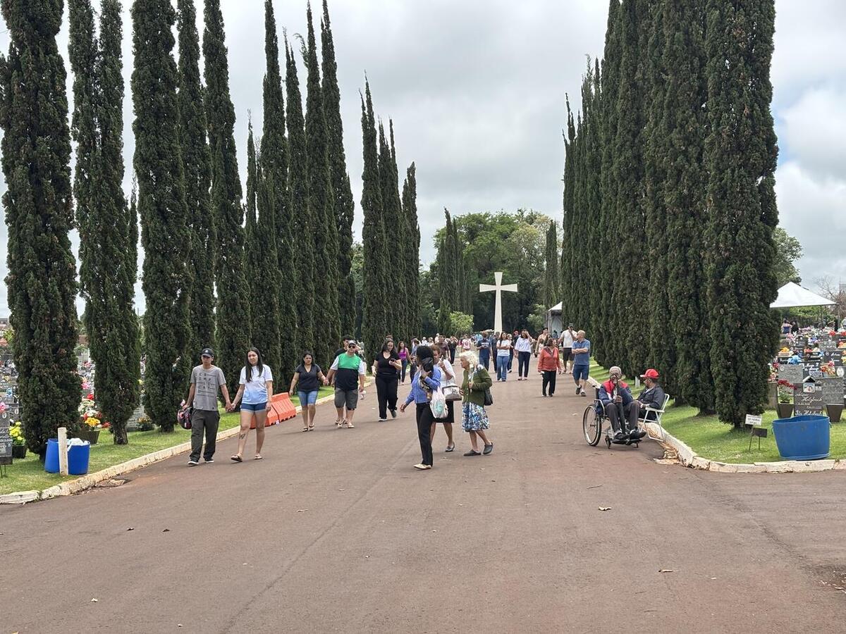 Missas, homenagens e trânsito tranquilo marcaram o feriado em Toledo