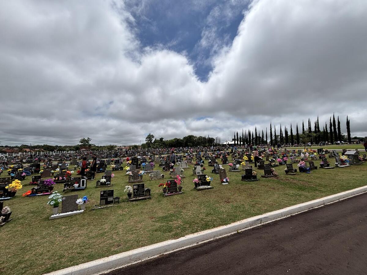 Missas, homenagens e trânsito tranquilo marcaram o feriado em Toledo