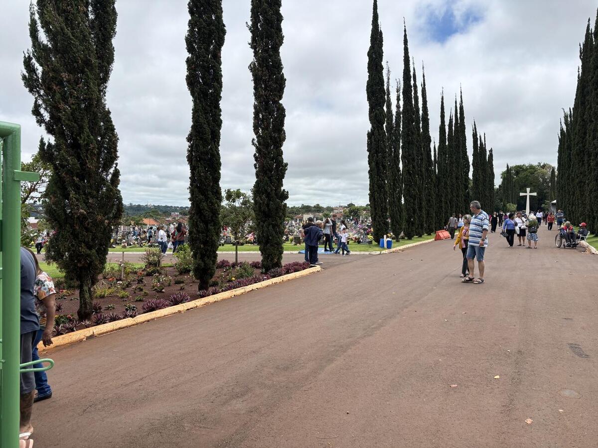 Missas, homenagens e trânsito tranquilo marcaram o feriado em Toledo