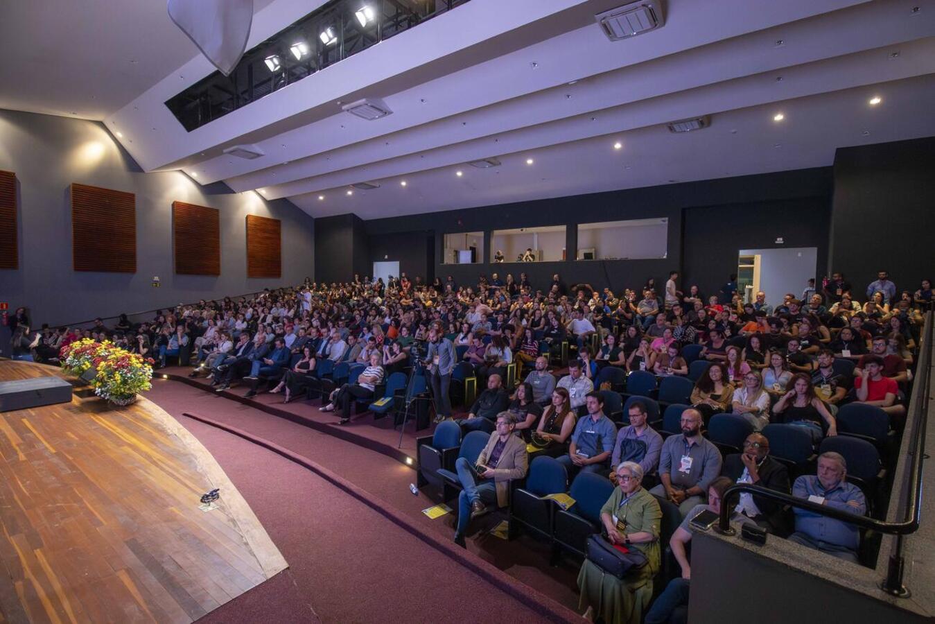 Serão cinco dias de programação, com palestras, mesas-redondas, oficinas, apresentações de trabalhos, relatos de experiências e atividades culturais