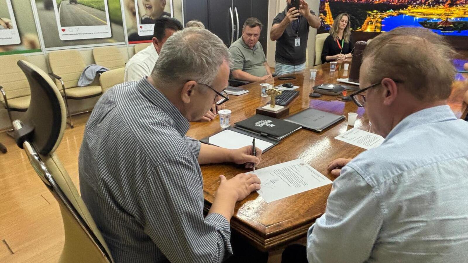 Valor de R$ 1 milhão será repassado via Secretaria de Estado das Cidades. Projeto é para implantação de pista no Estádio Municipal 14 de Dezembro