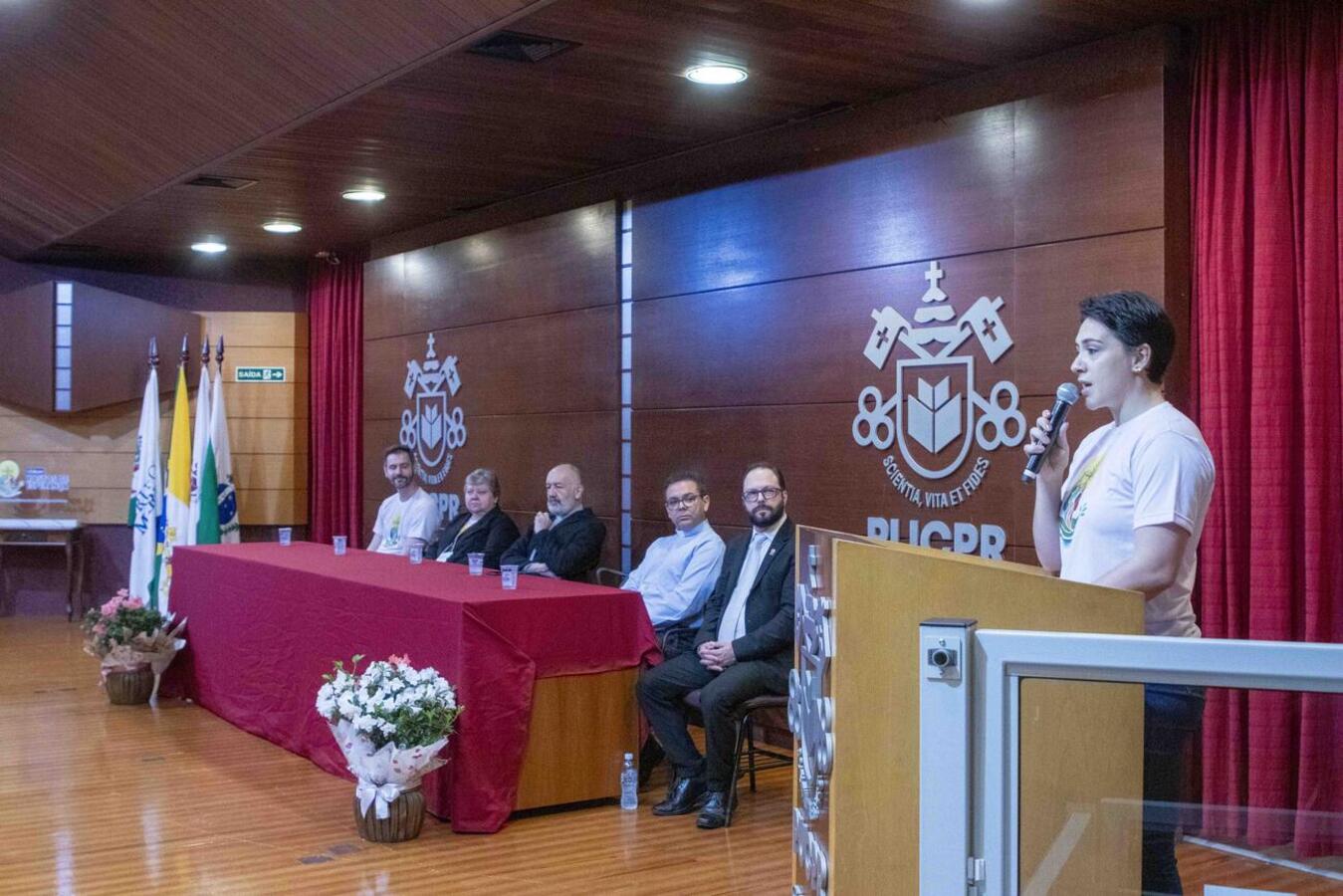 Evento está sendo realizado entre hoje e amanhã (14 e 15), nas dependências da Pontifícia Universidade Católica do Paraná (PUCPR/câmpus Toledo)