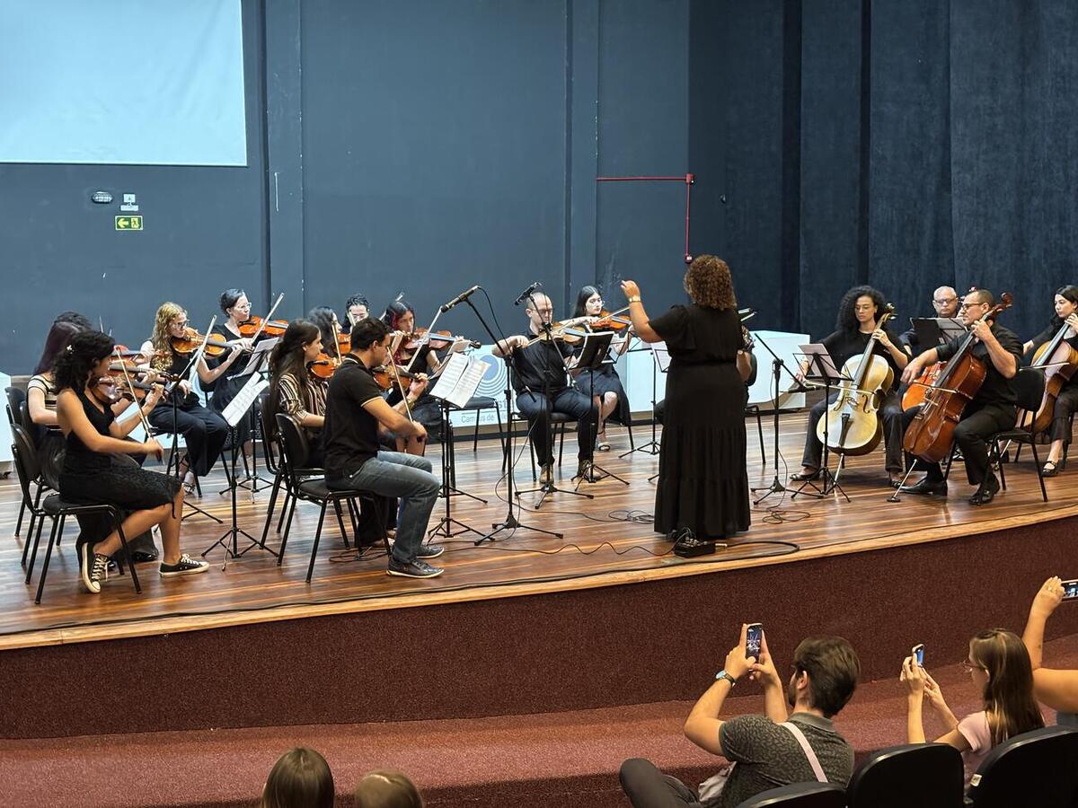 Aproximadamente 60 alunos apresentaram diversas músicas no primeiro dia de recitais da Secretaria da Cultura