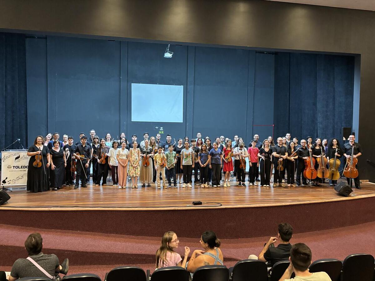 Aproximadamente 60 alunos apresentaram diversas músicas no primeiro dia de recitais da Secretaria da Cultura