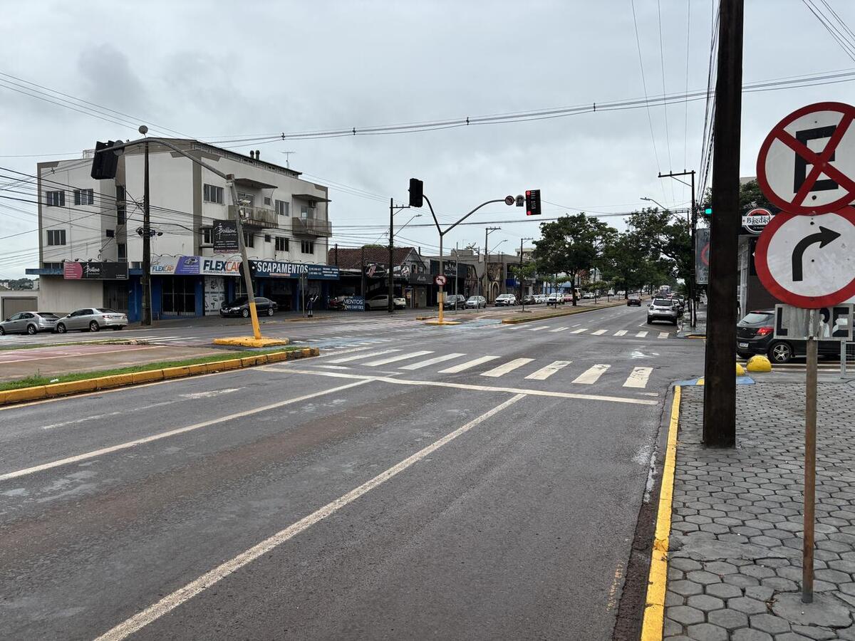 Nesta segunda (17), a Secretaria de Segurança e Trânsito realizará a remoção de uma coluna danificada; bloqueio permanece até a próxima semana