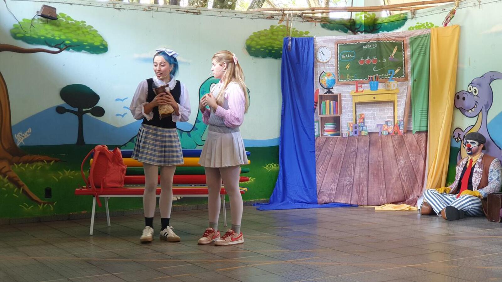 Projeto apresentou, nesta terça-feira (18), a peça “Mistério à Vista: Desvendando um Caso de Bullying”, com sessões nos períodos matutino e vespertino