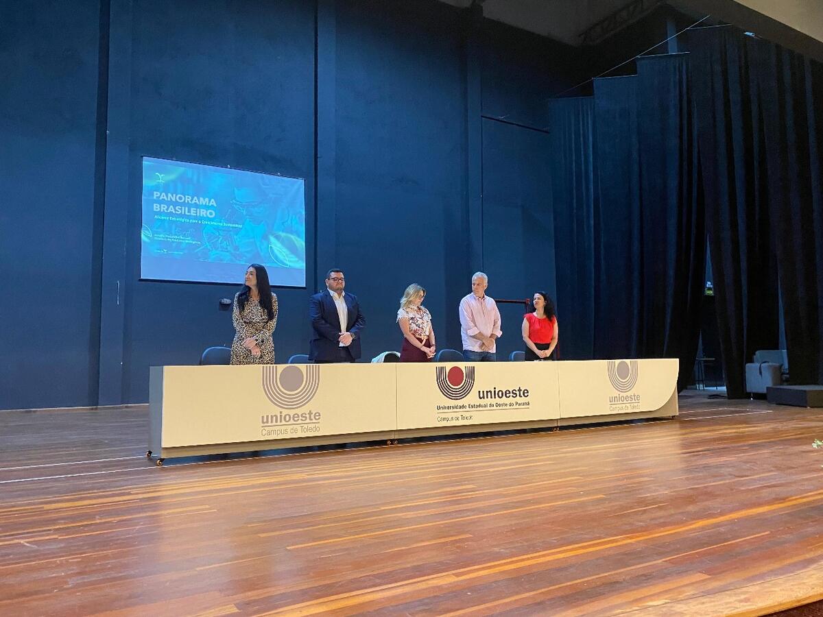 Evento realizado nesta segunda-feira (10), no câmpus Toledo da Unioeste, discutiu potencialidades e desafios do setor