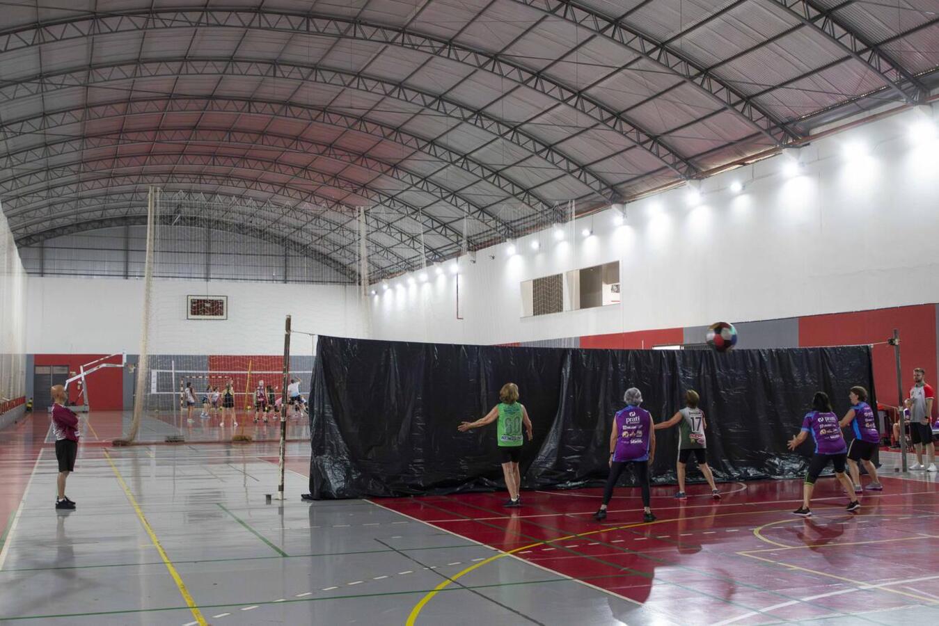 Nesta quarta-feira (3) cerca de 150 idosos participaram de um momento de inclusão e interação na Universidade Paranaense - Campus II de Toledo