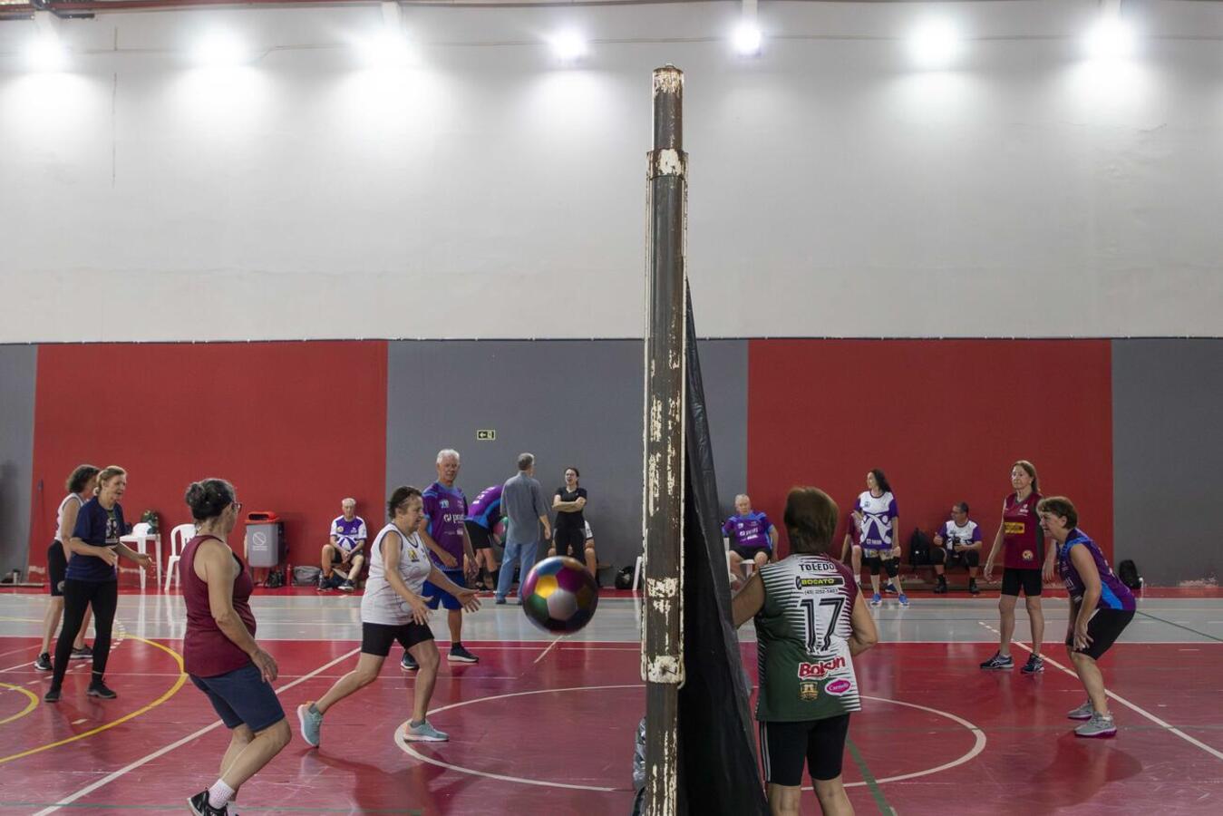 Nesta quarta-feira (3) cerca de 150 idosos participaram de um momento de inclusão e interação na Universidade Paranaense - Campus II de Toledo