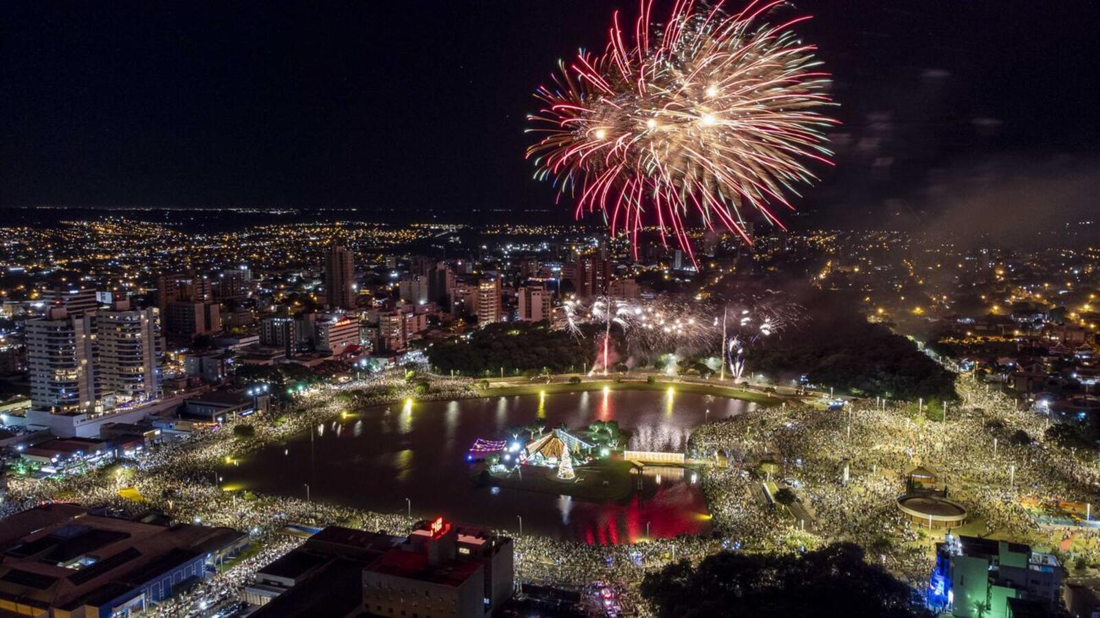 Com 14 minutos de queima de fogos, a expectativa é que cerca de 40.000 pessoas prestigiem a comemoração de virada do ano